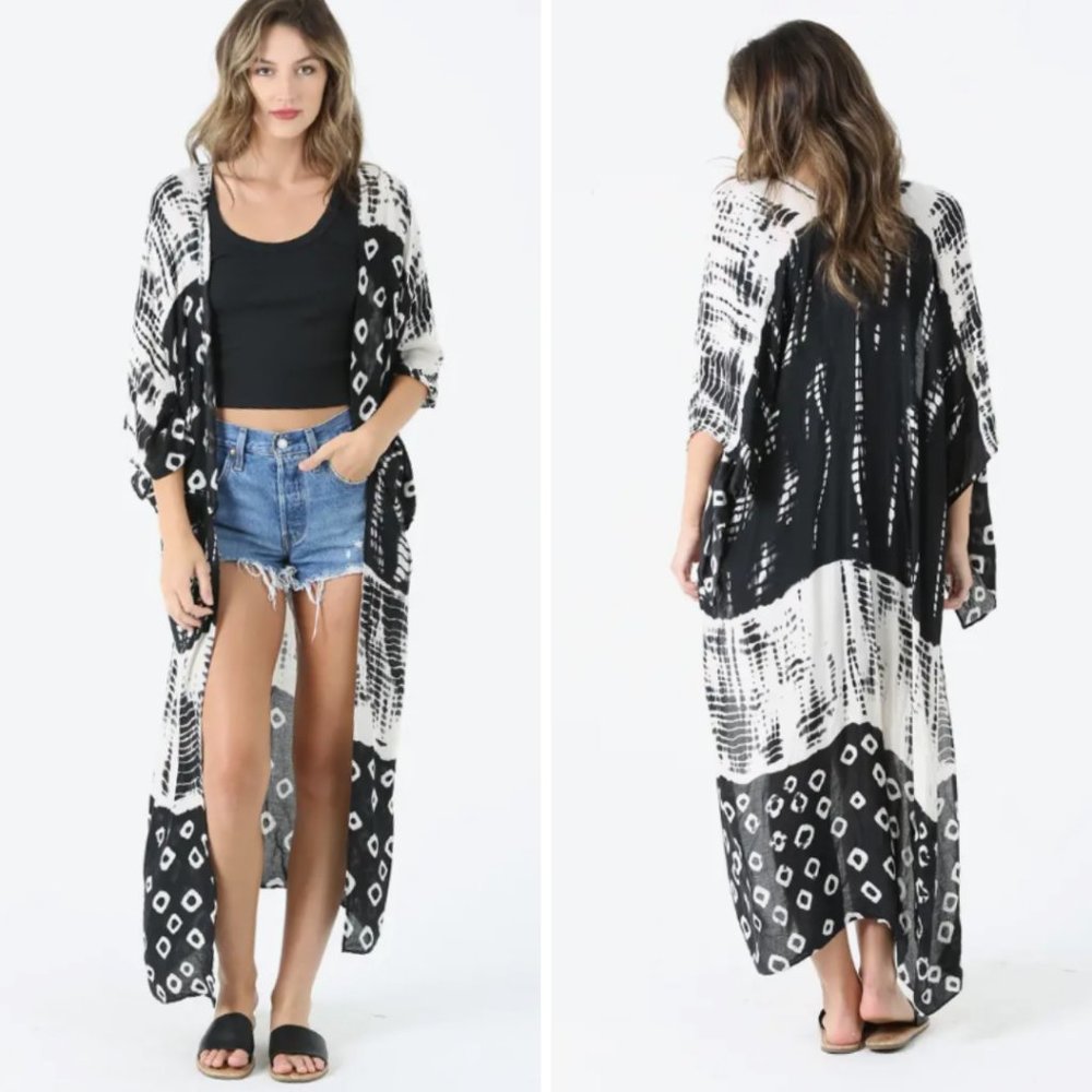 Gorgeous Black & White Printed Kimono